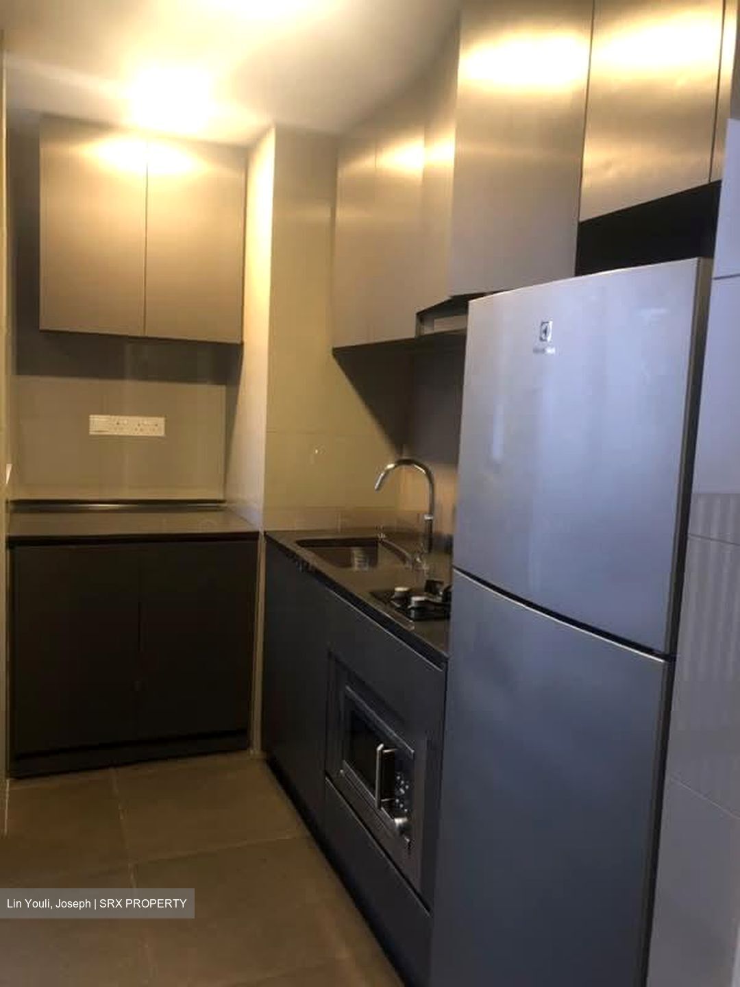 Sky Vue (D20), Condominium #581009081
